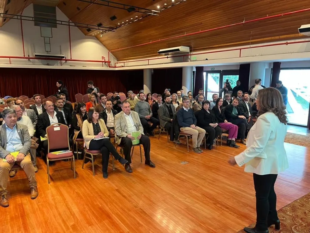 El Gabinete provincial se reunió en Bariloche con los intendentes de Río Negro