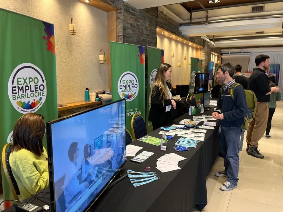 Con muy buena convocatoria, arrancó la Expo Empleo Bariloche 2022
