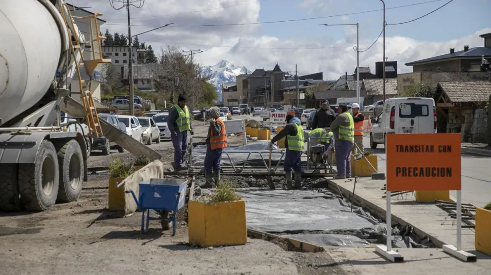 Avenida Bustillo: Recomiendan extremar la precaución al circular por la zona del Monolito