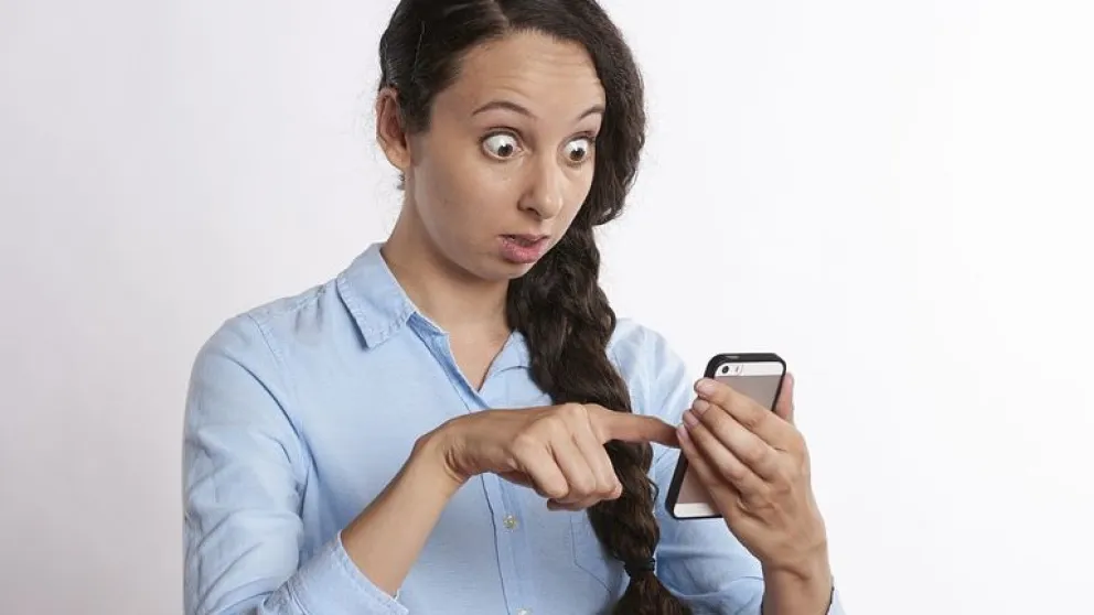 El uso del teléfono podría causar más papada