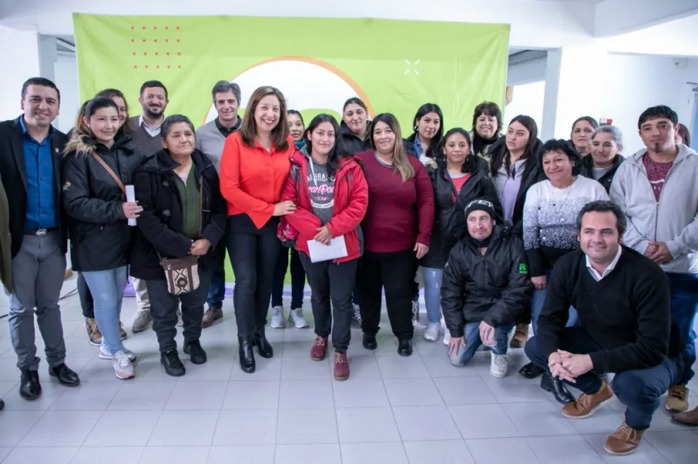 Carreras destacó la importancia de apoyar a las instituciones