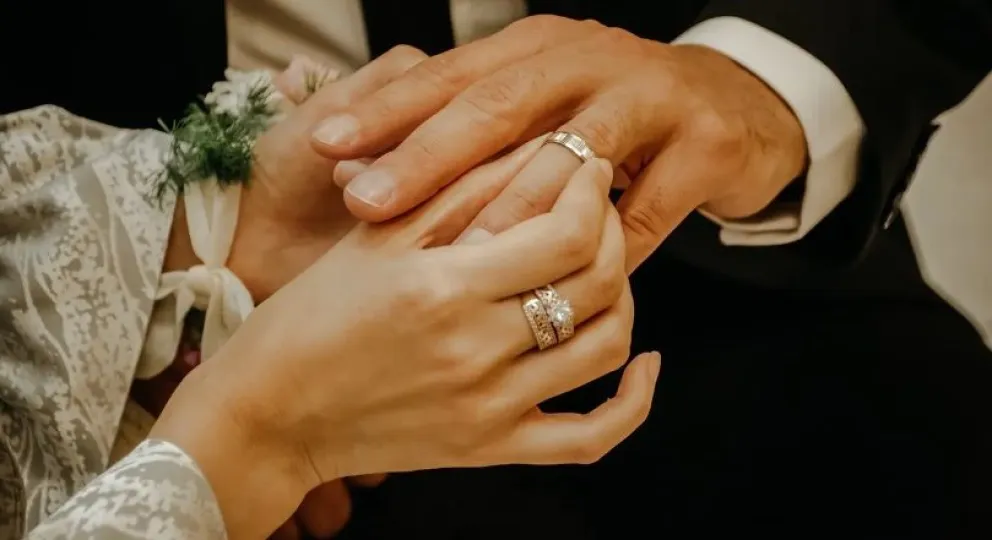 Una iglesia de Neuquén busca incentivar el matrimonio con nueve bodas simultáneas