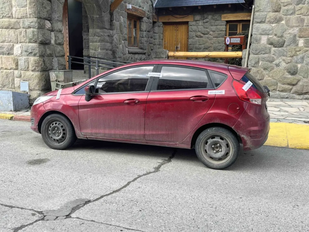 Recuperan elementos sustraídos de dos vehículos estacionados en el centro