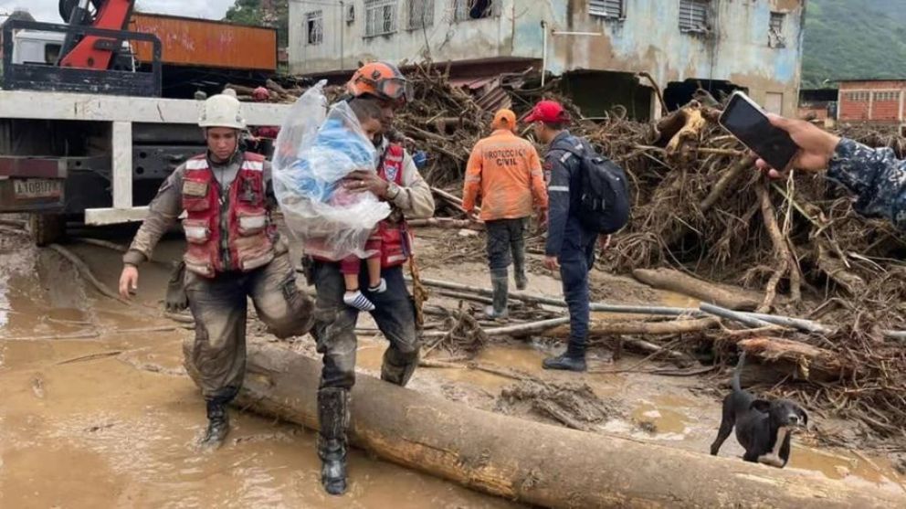Venezuela: 25 muertos y 52 desaparecidos por un deslave causado por fuertes lluvias