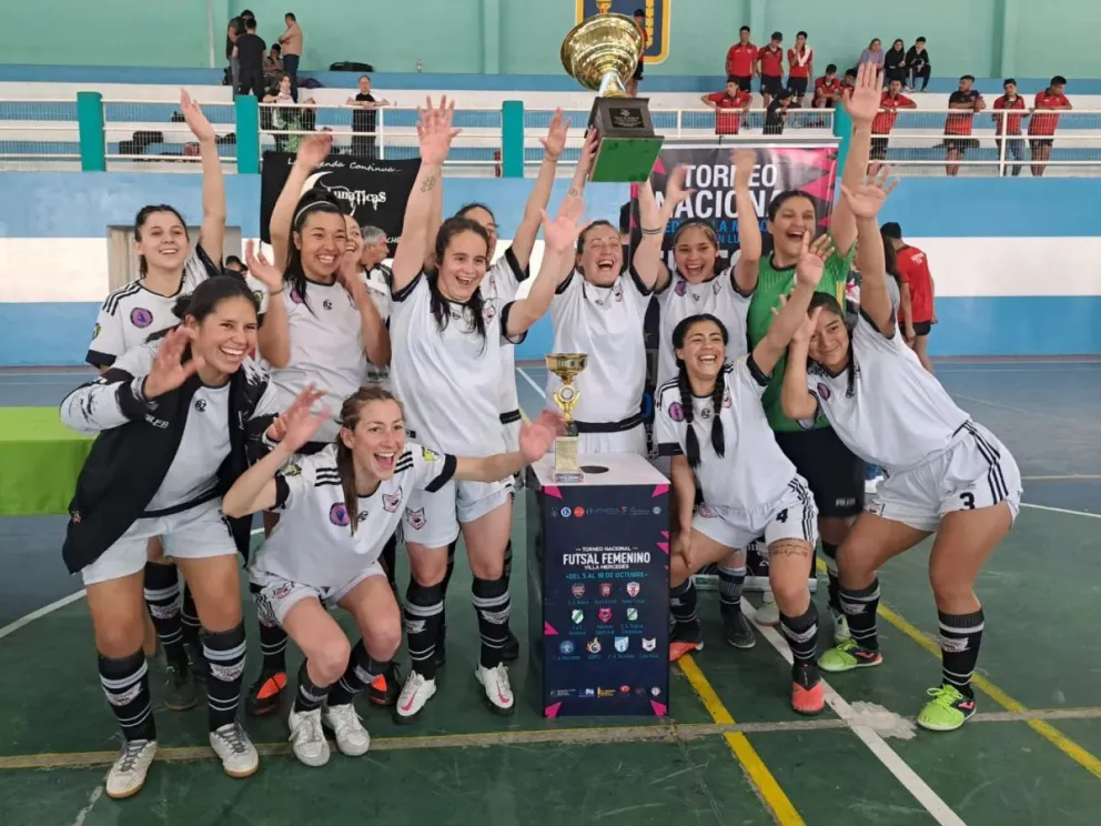 Las “lunáticas” fueron campeonas nacionales de futsal