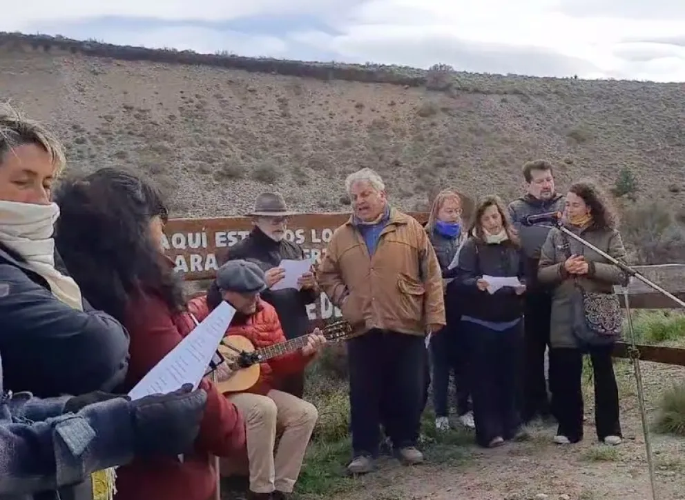 A 27 años del "Abrazo al Limay", recordaron el histórico rechazo a la represa 