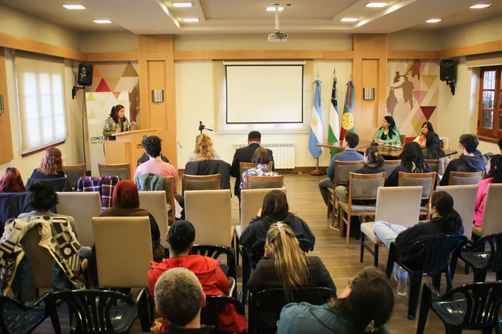 Estudiantes expusieron sobre empleo joven y diversión nocturna en la Audiencia Pública