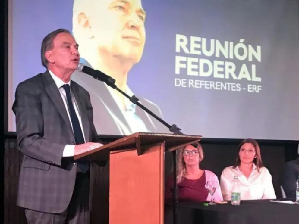 Denuncian a Pichetto por su "campaña racista, discriminadora y negacionista"