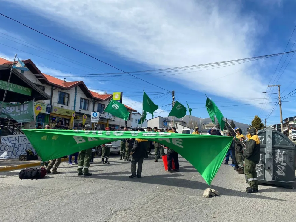 Brigadistas del SPLIF reclaman el pago de un plus salarial