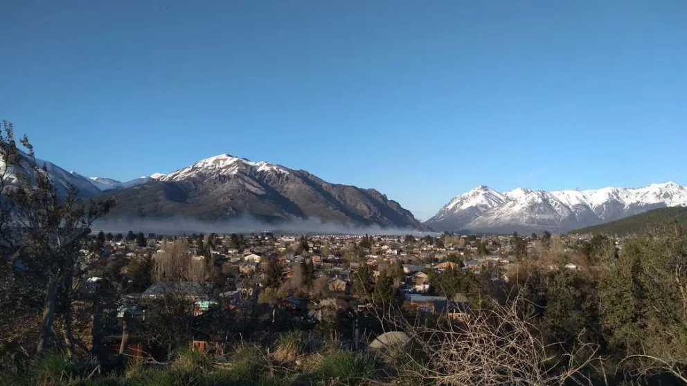 Un nuevo incendio provoca una densa humareda desde el Vertedero