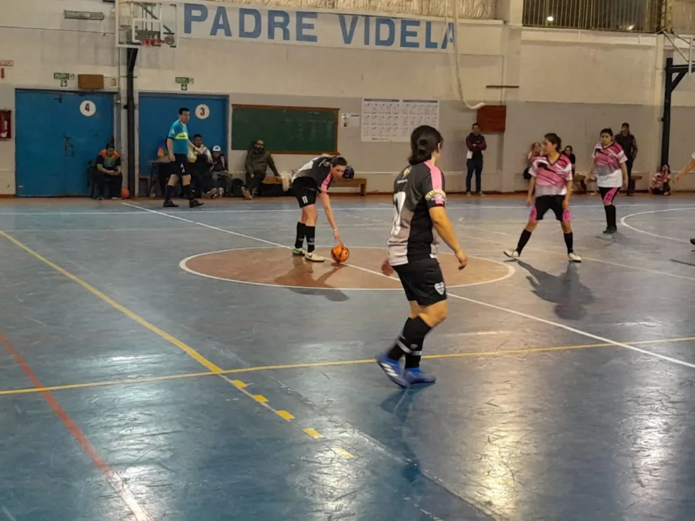 Se jugarán las semifinales del futsal femenino municipal