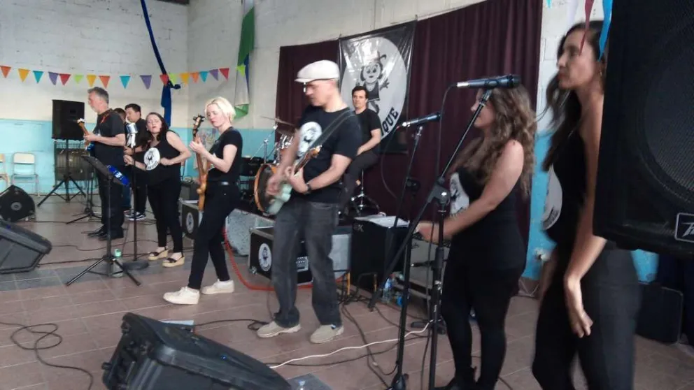 El Alambique: Blues, alegría y solidaridad en Virgen Misionera