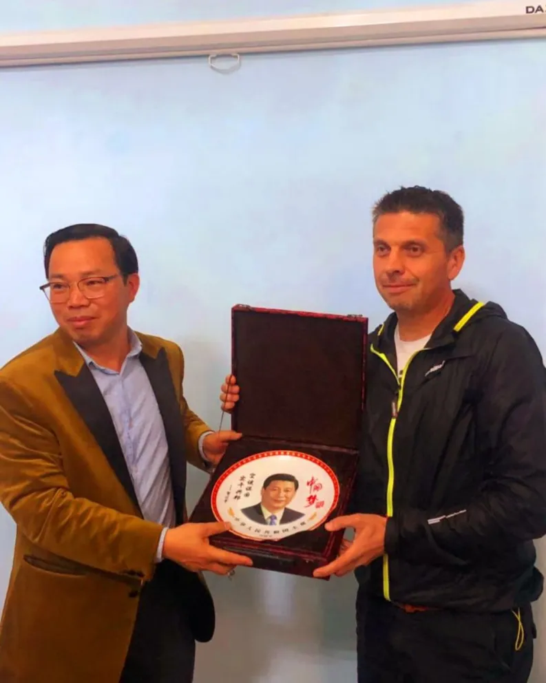 Gestionan acuerdo para la llegada de turismo chino a Bariloche