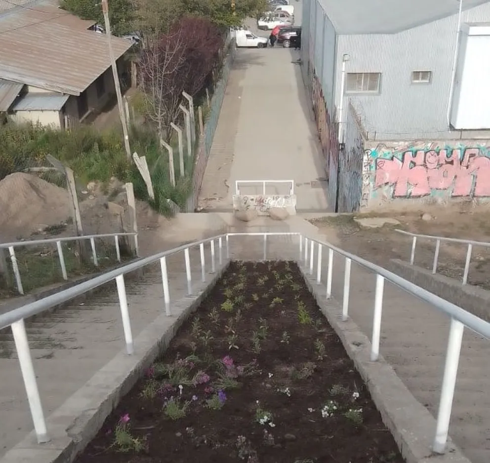 Continúa el reacondicionamiento del Pasaje Peatonal de Onelli y Santa Cruz