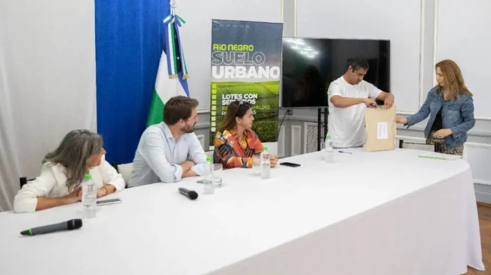 Suelo Urbano: una oferta para dotar de servicios a lotes de Jacobacci