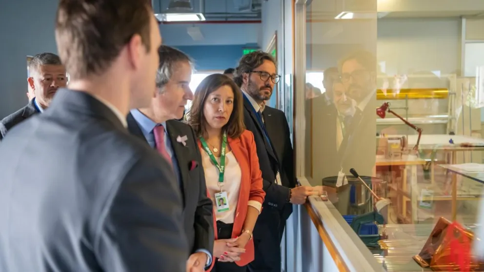 Carreras encabezó una recorrida por INVAP con Cafiero y el titular del OIEA