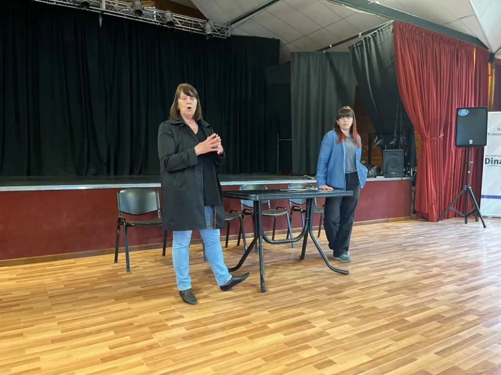 Vecinos del loteo social de Dina Huapi podrán escriturar sus terrenos