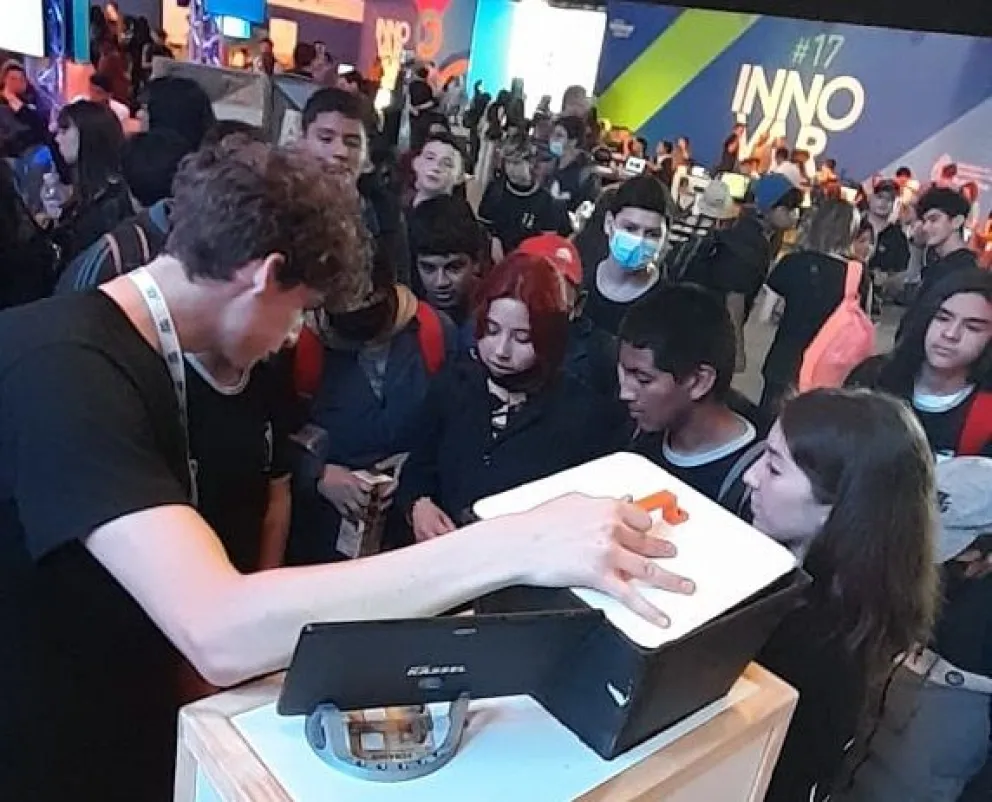 Alumnos de la escuela Los Andes participan de la muestra Innovar en Tecnóplis