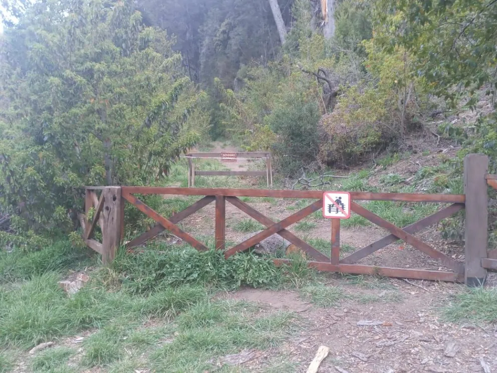Un hombre murió al caer de una roca en un sendero que estaba cerrado