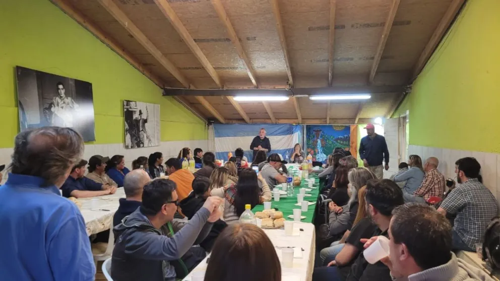 Militantes peronistas de Bariloche se organizan para participar en las elecciones 2023