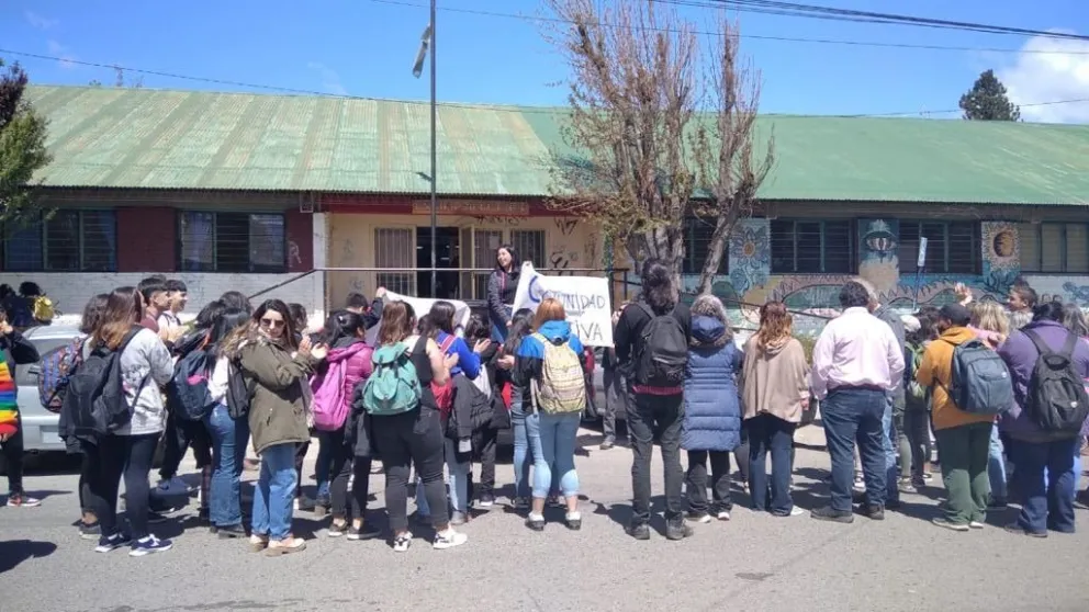 Desde la ESRN N°20 piden que no se reduzcan cargos docentes ni cursos