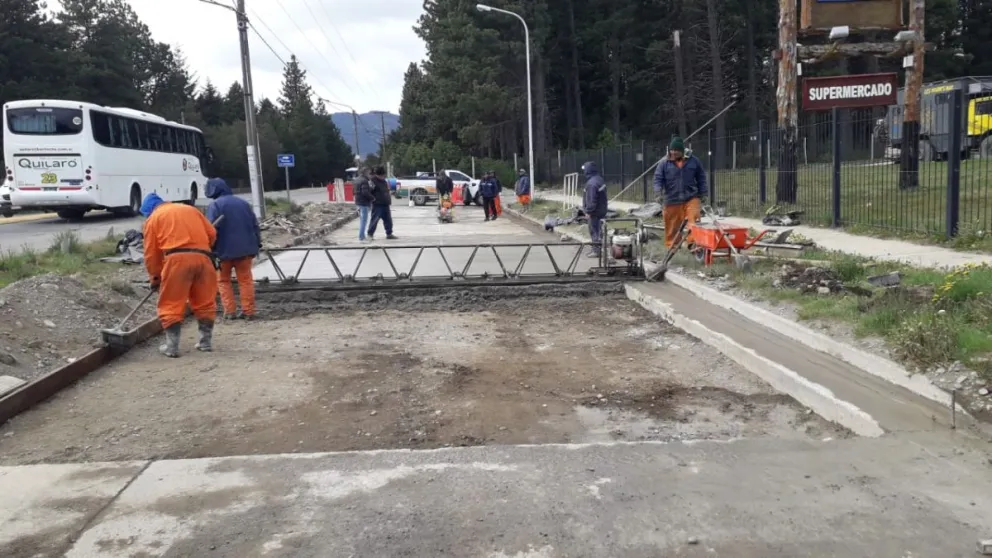 Comenzó la pavimentación de la colectora del km 13