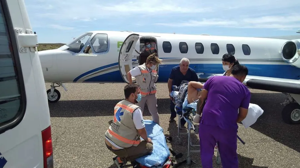 El avión sanitario realizó tres vuelos en 24 horas