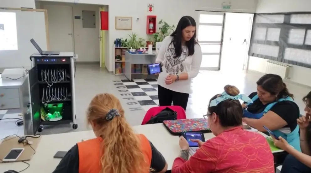 Inicia la distribución de Aulas Móviles para la alfabetización digital