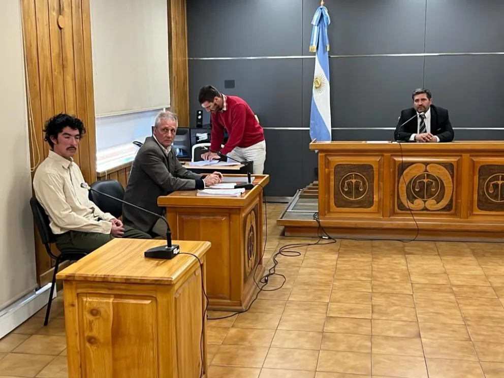 Manuel Benitez: Formularon cargos a Pajarín por la muerte del refugiero