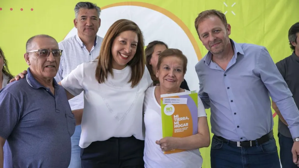 La provincia entregó 20 nuevas escrituras de viviendas