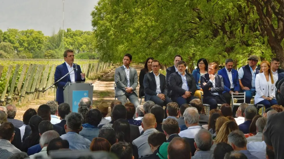 Habrá un dólar preferencial y créditos para el sector productivo afectado por el clima