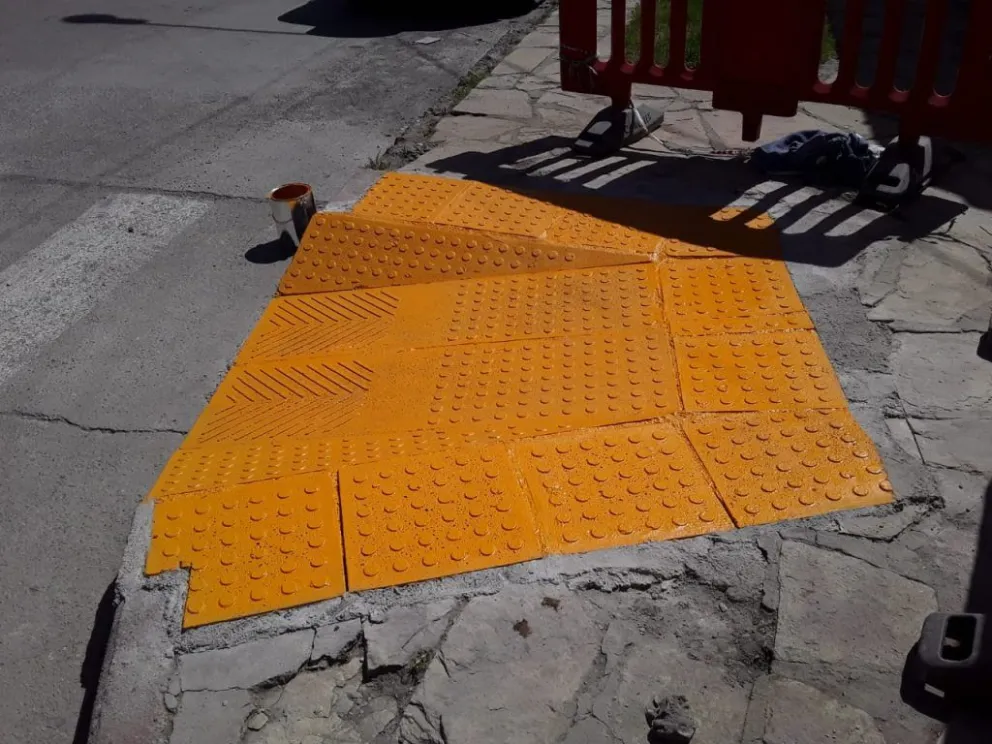 La instalación de rampas de accesibilidad universal llegó a calle San Martín