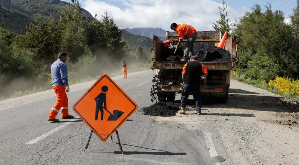 La Provincia trabaja en el bacheo de la Ruta 82