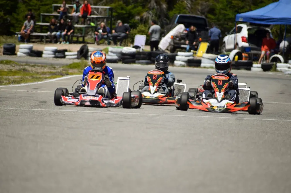 Un centenar de pilotos llegó a Lago Escondido para cerrar la temporada del Prokart