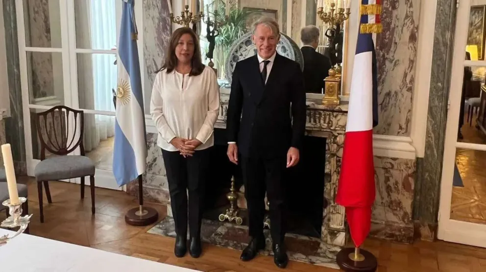 En París, Carreras se reunió con el Embajador Argentino en Francia