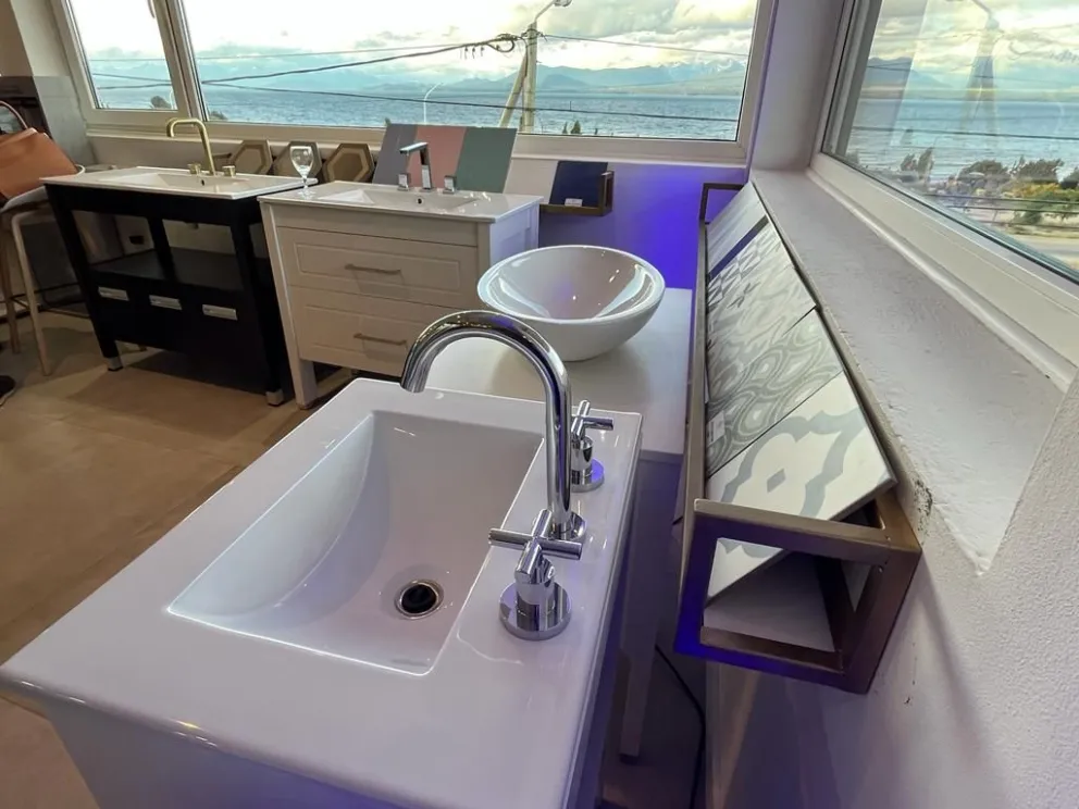 En el ingreso a Las Victorias, Elephant marca presencia