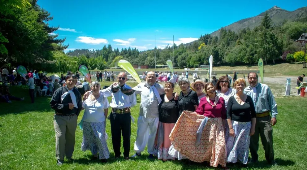 Con una gran peña, cerraron los 17 talleres Recrearte en Bariloche