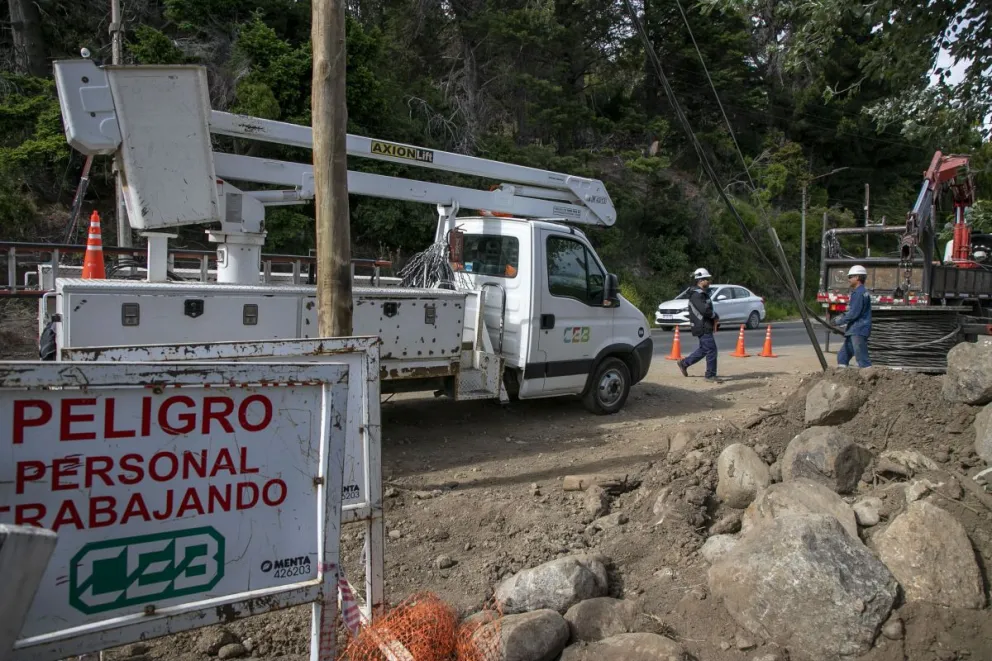Completan intervención en el tendido eléctrico de la avenida Bustillo