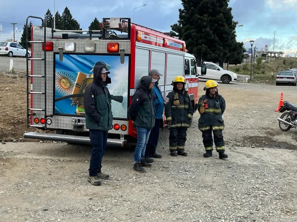 Bomberos Voluntarios recibirán golosinas la noche del encendido del Árbol de Navidad