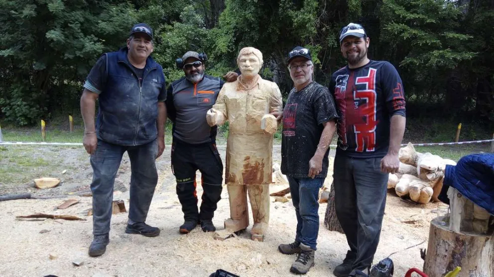 Escultores de la madera realizaron sus obras en vivo durante el fin de semana