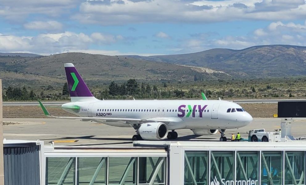 Hoy llega a Bariloche el primer vuelo regular directo desde Santiago de Chile