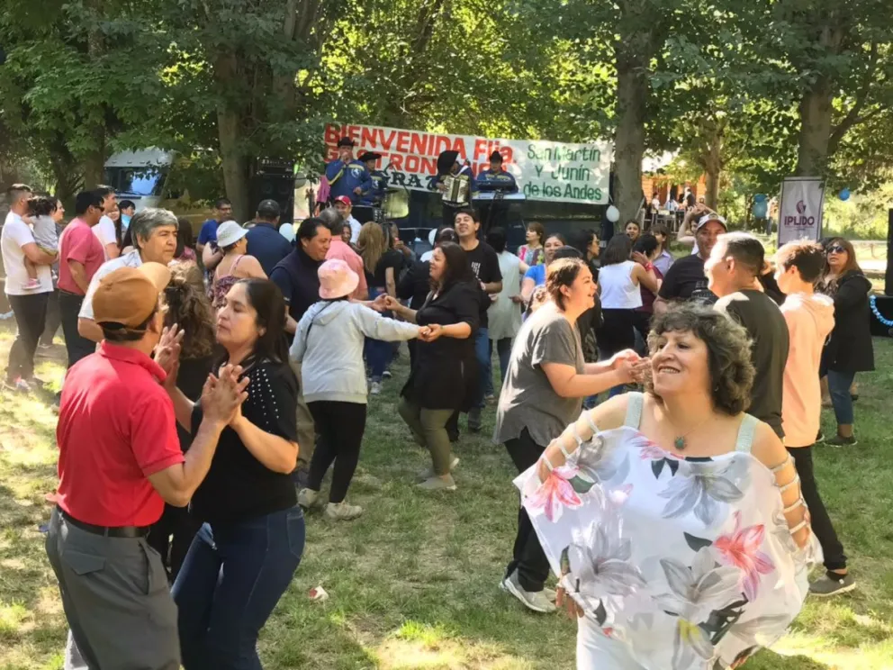 UTHGRA celebró el Día de La Familia Gastronómica en San Martín de los Andes
