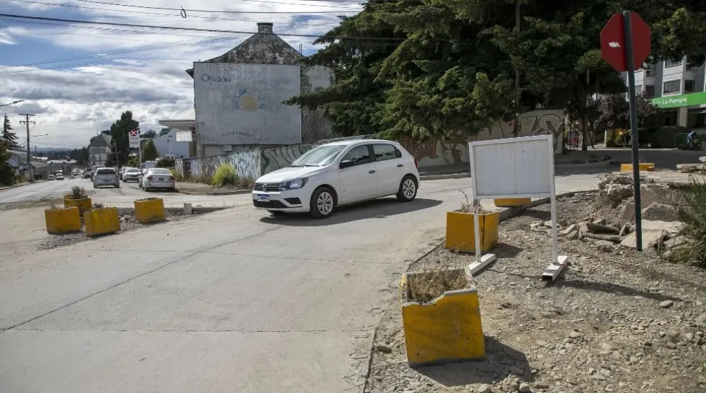 Bustillo: hormigonado en el cruce de la calle Salta y avanzan con más obras