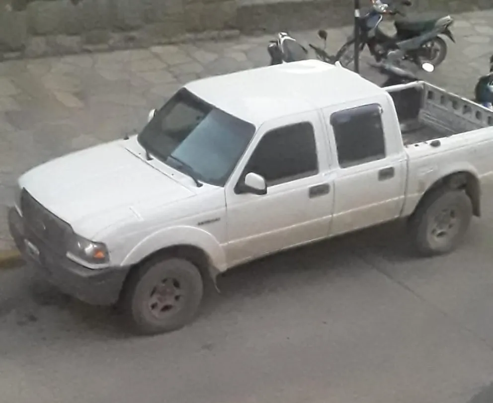 Identificaron y detuvieron a dos hombres que sustrajeron elementos de un vehículo estacionado