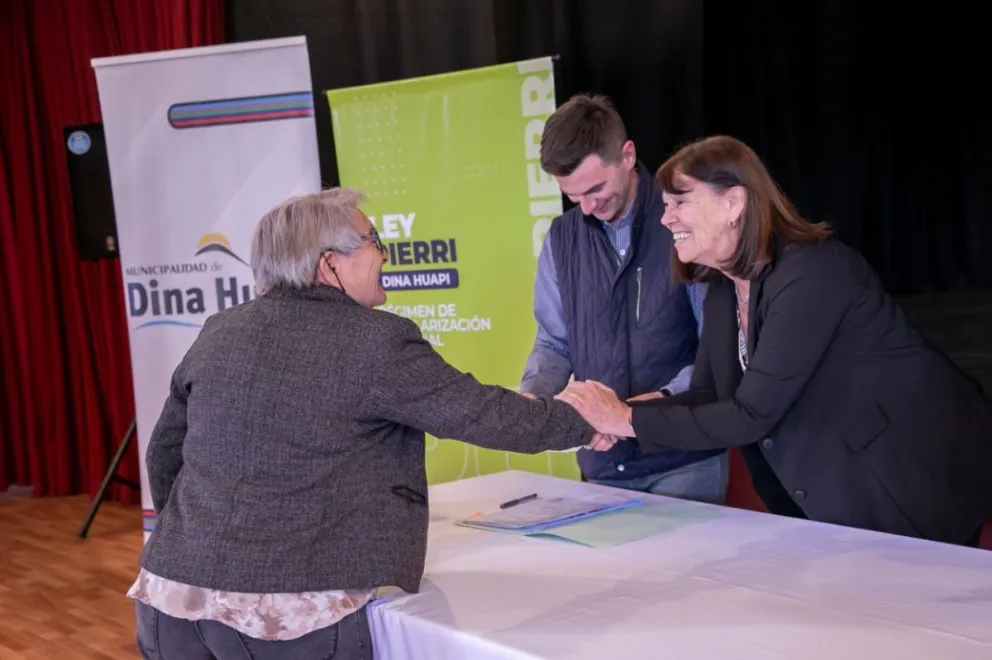 Ley Pierri: 16 vecinos de Dina Huapi podrán escriturar sus terrenos