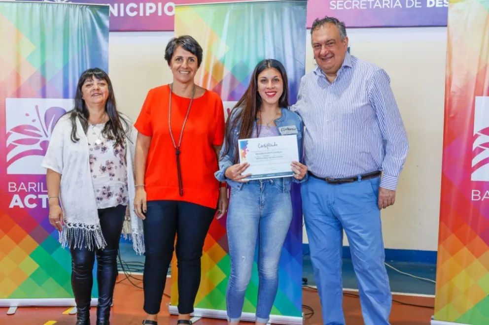 Entregaron certificados y reconocimientos de acciones y servicios de la Dirección de Empleo