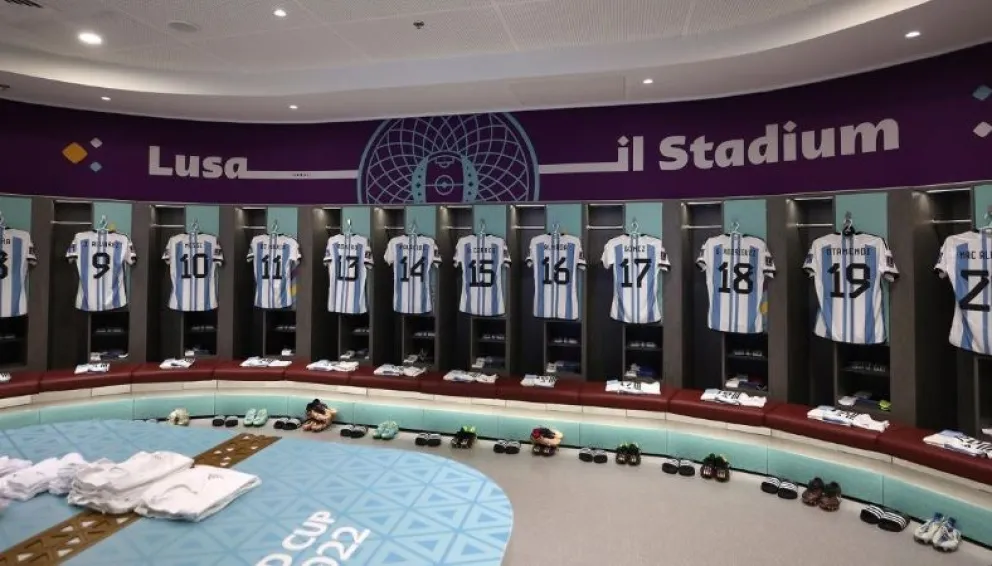 La camiseta argentina con las tres estrellas ya es furor y promete récord de venta