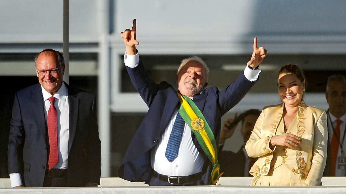 Luiz Inácio Lula Da Silva, prometió este domingo “gobernar para 215 millones de personas”