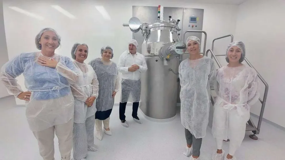 Vizzotti visitó el PROFARSE y destacó el trabajo del laboratorio provincial