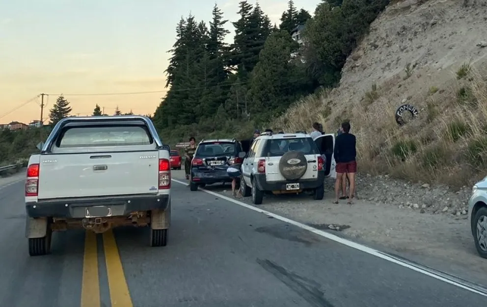Triple choque en la intersección de Ruta 40 y Ruta 82